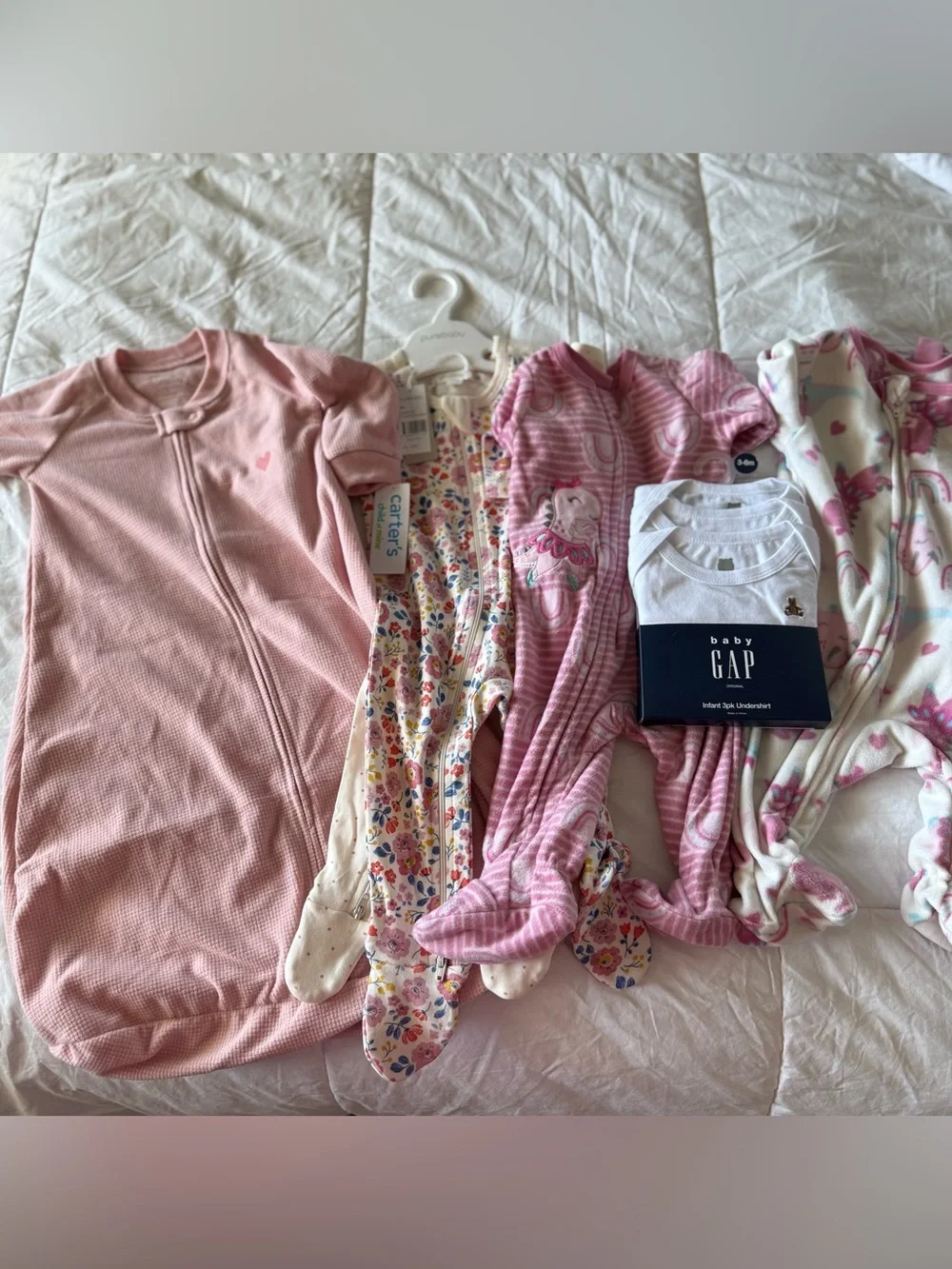 NEW WITH TAGS Baby GIRL BUNDLE 8 items total mostly 6 month sized CARTERS & GAP